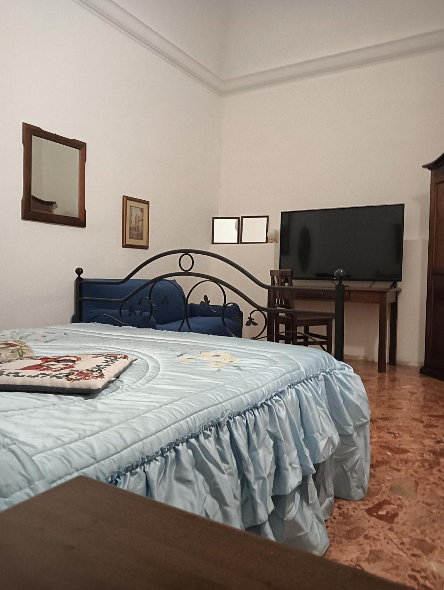 Arco Del Vescovo 2 Apartment Acireale Bagian luar foto