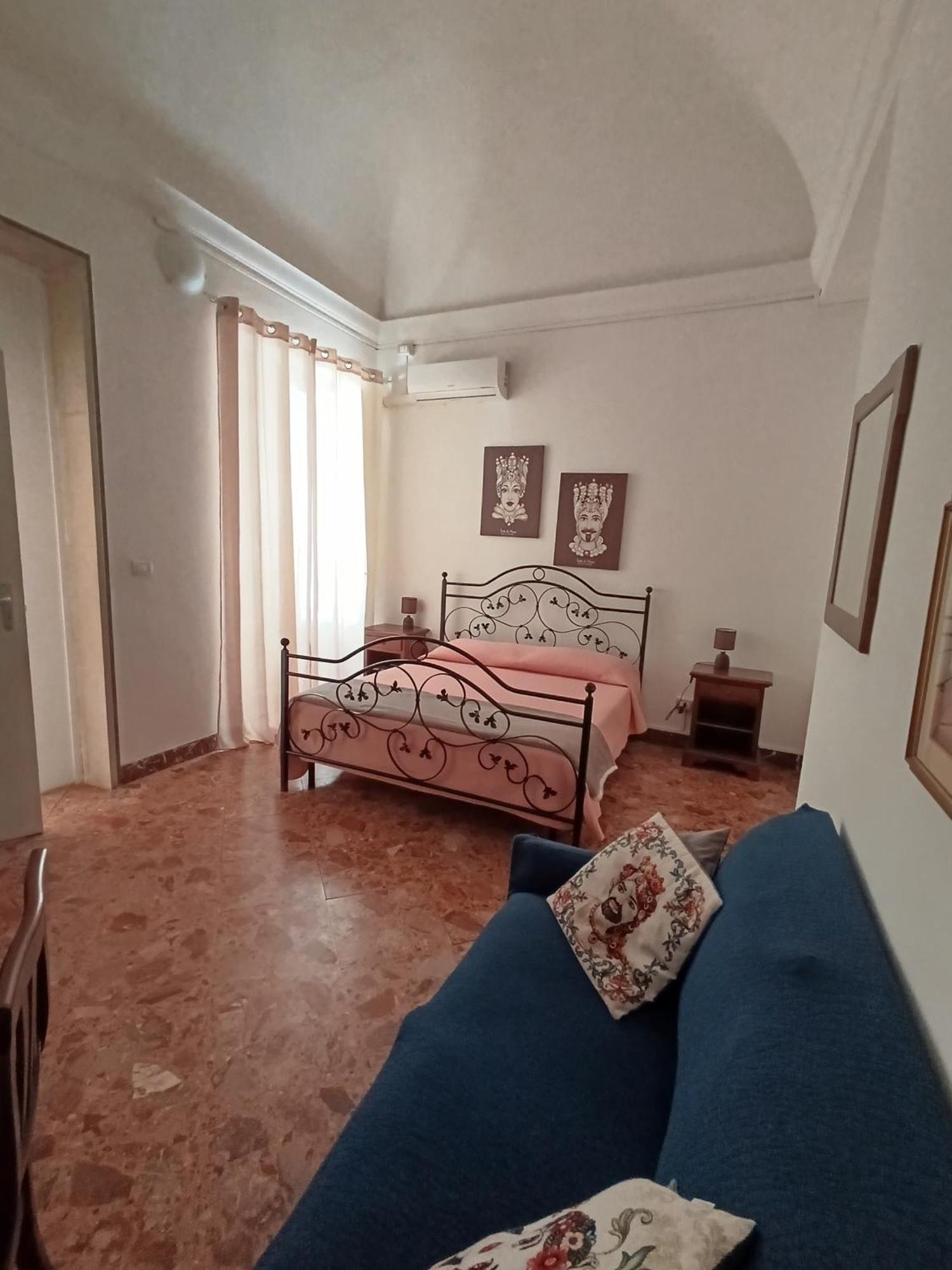 Arco Del Vescovo 2 Apartment Acireale Bagian luar foto